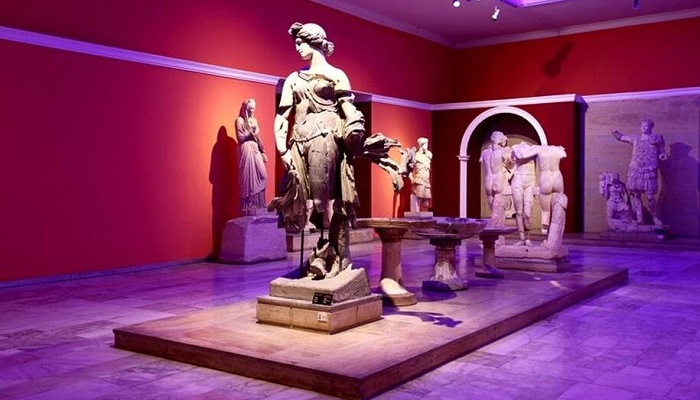 موزه باستان شناسی آنتالیا