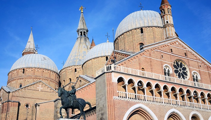 کلیسای سنت آنتونی پادوا استانبول