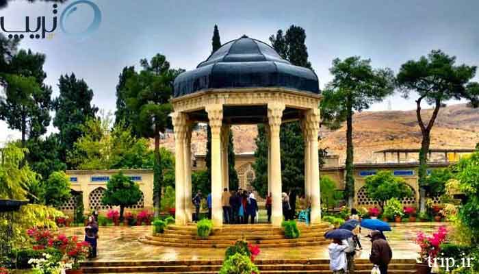 آرامگاه حافظ یا حافظیه