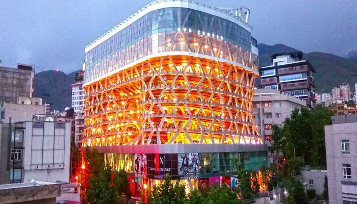 پاساژ آوا از بهترین مراکز خرید تهران