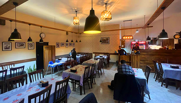 بابک کبابی از معروفترین رستوران های گیلان