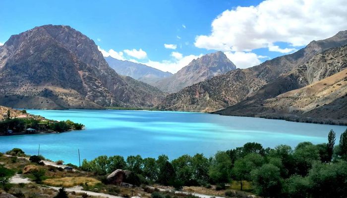 دریاچه اسکندرکول از جاهای دیدنی تاجیکستان