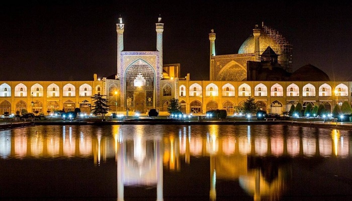 میدان نقش جهان در شب﻿