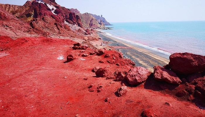 ساحل سنگ مرغان هرمز