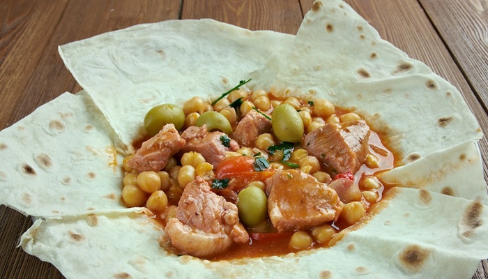 ثرید از غذاهای محلی دبی
