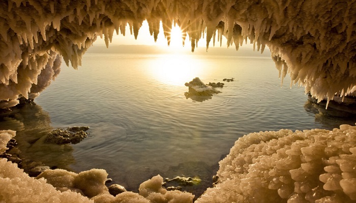 ساحل غار نمکی هرمزگان