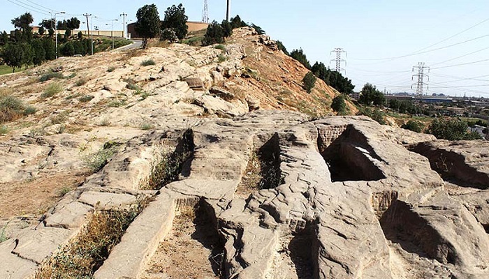 گورستان سنگی تپه کوهساران اهواز