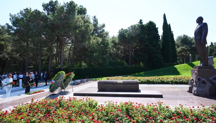 پارک مفاخر از جاهای دیدنی باکو