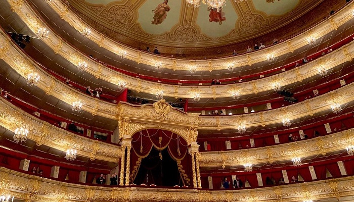 سالن تئاتر اپرا و باله جمهوری آذربایجان