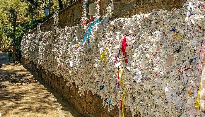 دیوار آرزوها خانه مریم مقدس در کوش آداسی