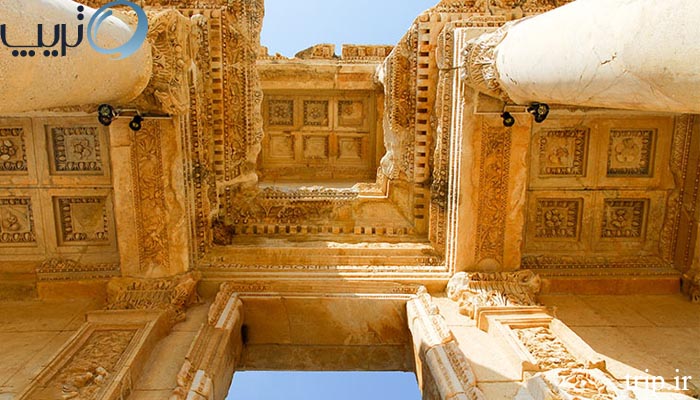 مسیرهای زمینی در افسوس