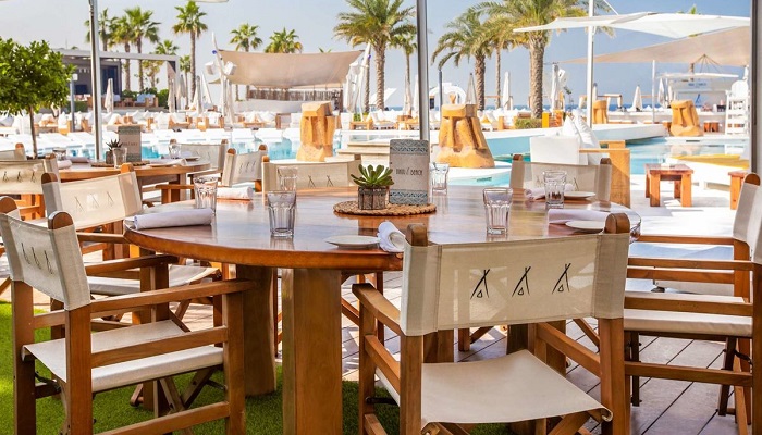 رستوران نیکی بیچ دبی