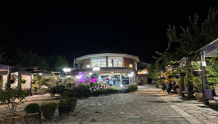 رستوران شاندیز سرسبز کرمانشاه