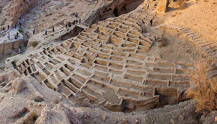 گورستان شغاب از اماکن دیدنی بوشهر