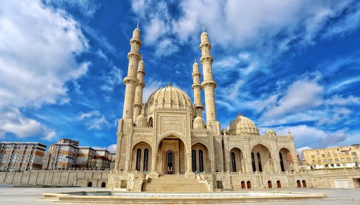 مسجد حیدر از جاهای دیدنی باکو