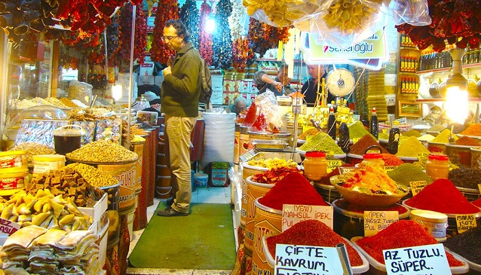بازار محلی تورگوترئیس