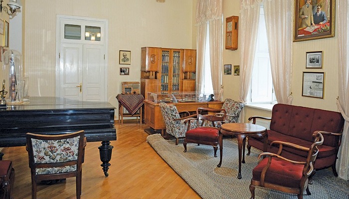 خانه موزه عزیر حاجی بیگف باکو