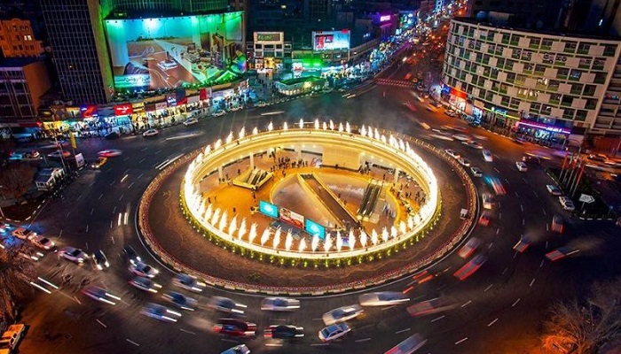 میدان ولیعصر در شب