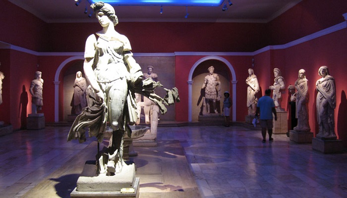 موزه باستان شناسی آنتالیا