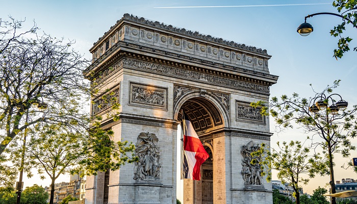 طاق نصرت پاریس