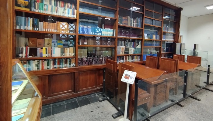 کتابخانه آرامگاه ابن سینا همدان