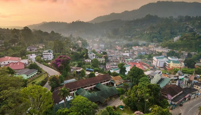 قله باندارا الیا از جاهای دیدنی الا سریلانکا