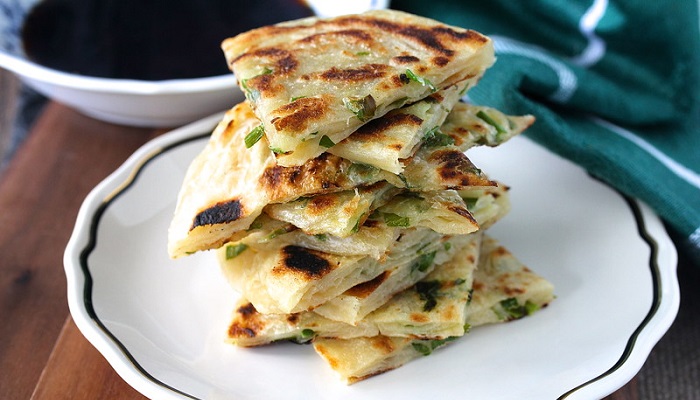 پنکیک پیازچه غذای چین