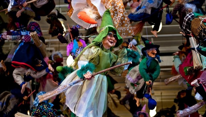 جادوگر بفانای ایتالیا در کریسمس