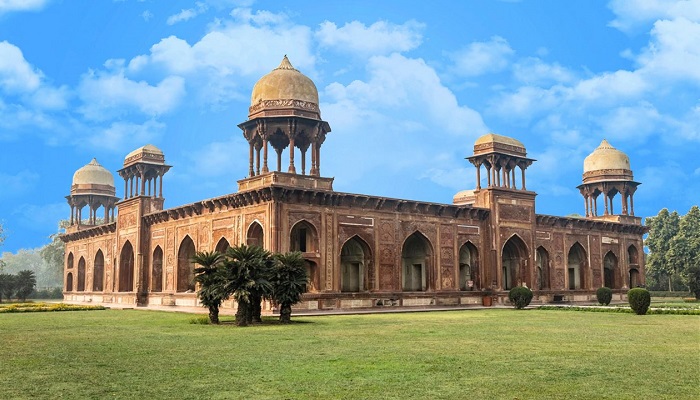 مقبره مریم از جاهای دیدنی آگرا هند