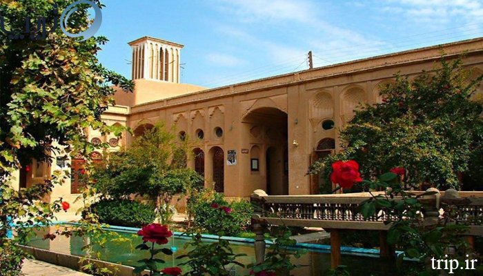 معماری بوستان ناجی یزد