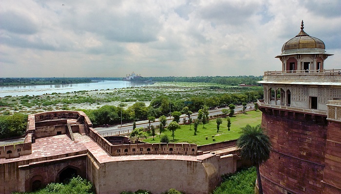 برج مثمن از جاهای دیدنی آگرا هند